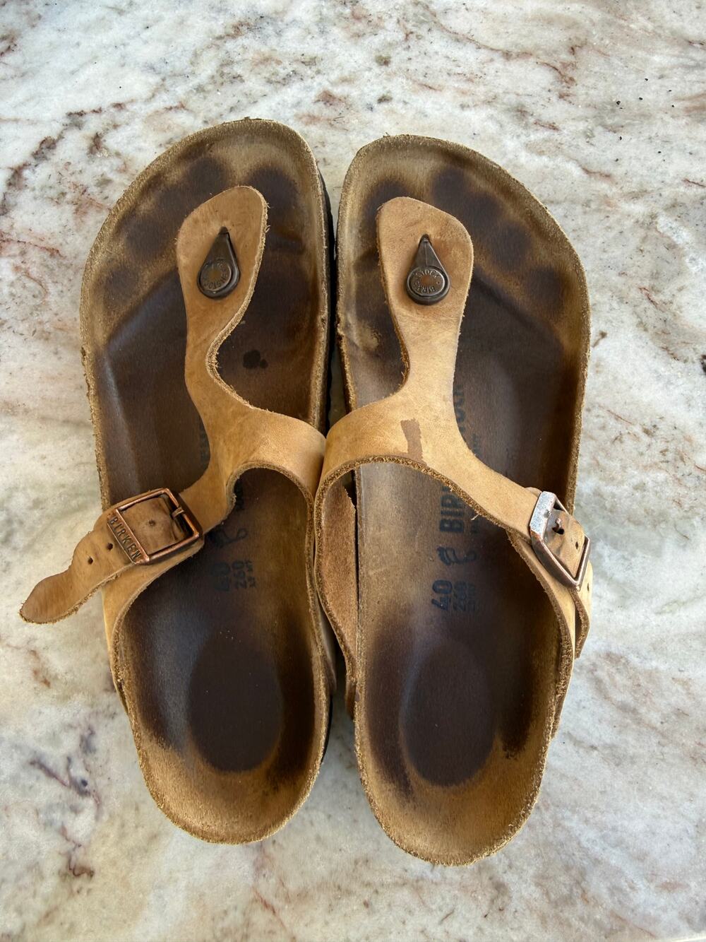 Birkenstock Gizeh Sandals Size 40 Brown Leather Thong Regular Width